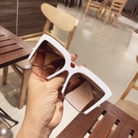Mắt kính nữ V vuông viền