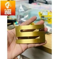 Mặt thắt lưng nam bằng đồng chữ S