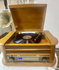 MẪU MÁY HÁT DẠNG HỘP ĐA NĂNG (NGHE NHẠC QUA ĐĨA THAN, CD, BLUTOOTH, USB, ĐÀI FM)