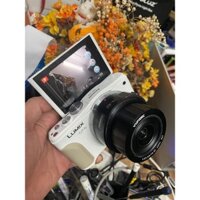 Máy ảnh Lumix DMC GF6 kèm ống kính 14-42, màn lật có wifi