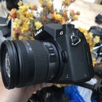 Máy ảnh Lumix G7 quay 4K màn hình lật