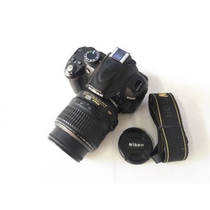 Máy ảnh Nikon D3000 kit