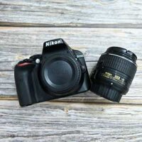 Máy ảnh Nikon D3300 vs 18 55