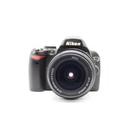 Máy ảnh Nikon D40 + Kit Nikon AF-S DX 18-55mm f/3.5-5.6G ED II