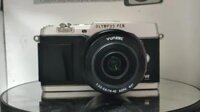 Máy ảnh Olympus PEN E-P5 kèm len 14-42 cảm ứng - đa ngôn ngữ - có wifi