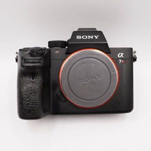 Máy ảnh Sony Alpha Full Frame ILCE-7RM3