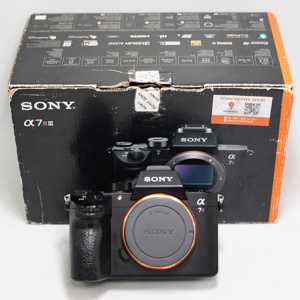 Máy ảnh Sony Alpha Full Frame ILCE-7RM3