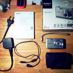 Máy ảnh kỹ thuật số Sony Cyber shot DSC-W710 16.1 MP