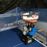 Máy bắn bóng bàn Y&T B3/B5 tặng kèm lưới thu và 50 quả bóng