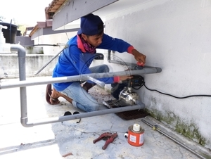 Máy bơm ly tâm trục ngang đầu inox CNP CHL2-30 0.75HP