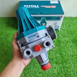 Máy bơm nước điều khiển tự động Total TWPS102
