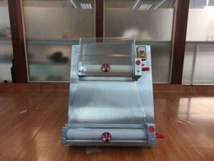 Máy cán đế Pizza Hongling APD40
