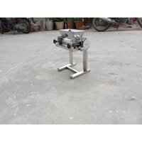 Máy cán xơ mướp quay tay, quả lô inox 304, thiết kế thêm máng