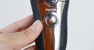 Máy cạo râu Flyco FS875VN