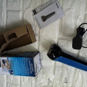 Máy cạo râu Philips AT600