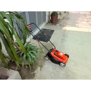 Máy cắt cỏ Yato YT-85208