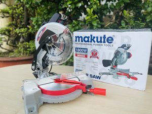 Máy cắt nhôm đa năng Makute MS006