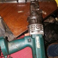 Máy cắt sắt cầm tay