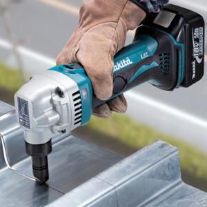 Máy cắt tôn sóng dùng pin Makita DJN161Z