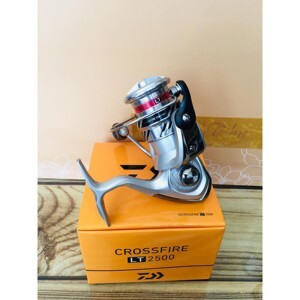 Máy câu cá Daiwa Crossfire LT2500