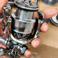 Máy Câu Cao Cấp Daiwa Exist Phiên bản Probes LT - Tay Quay Xoáy Ren cao cấp  Quay Siêu Mượt Không chút tiếng động  Dòng