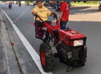 MÁY CÀY RUỘNG 3 BÁNH NGỒI LÁI LẮP ĐẦU NỔ D8 SAVI-D8