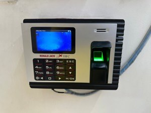 Máy chấm công vân tay và thẻ cảm ứng Ronald Jack X938C (X938-C)