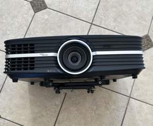 Máy chiếu 4K Optoma UHD65
