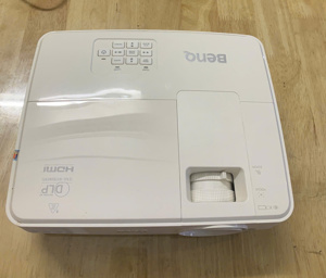 Máy chiếu BenQ MX528