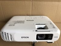 Máy chiếu Epson X18 tặng màn chiếu