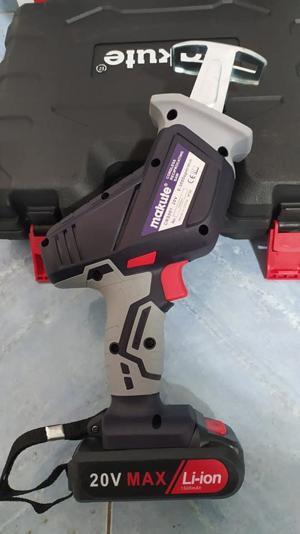 Máy cưa kiếm dùng pin MAKUTE CRS001, 16V