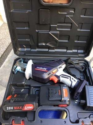 Máy cưa kiếm dùng pin MAKUTE CRS001, 16V