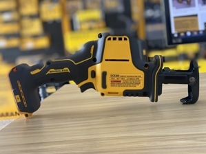 Máy cưa kiếm Pin 20V DeWalt DCS369D1
