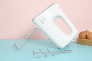 Máy đánh trứng Electrolux EHM3407 - 450W