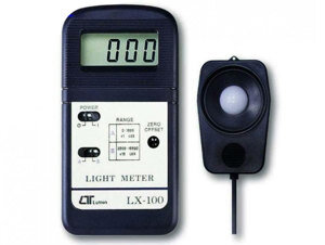 Máy đo ánh sáng Lutron LX-100