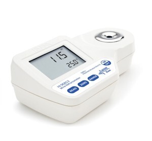 Máy đo độ đường trong rượu vang HANNA HI 96813