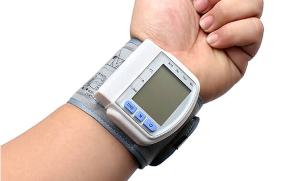 Máy đo huyết áp cổ tay Kasumi CK-102S