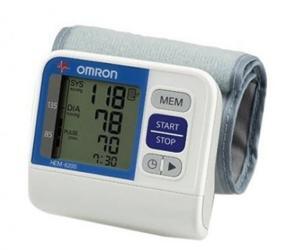 Máy đo huyết áp cổ tay Omron HEM-6200