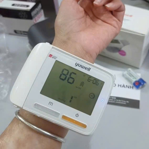 Máy đo huyết áp điện tử Yuwell YE8900A