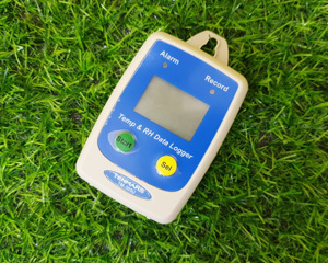 Máy đo nhiệt độ độ ẩm Tenmars TM-305U