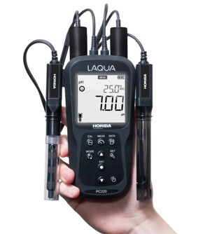 Máy đo pH cầm tay Horiba PH220-K