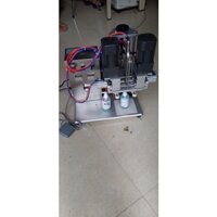 máy đóng nắp chai có vòi xịt, máy siết nắp chai dầu gội, sữa tắm, nước rửa tay, máy đóng nắp chai có mỏ vịt 4 con lăn