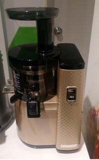 Máy ép trái cây Hurom model HAC-KBE17