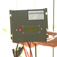 Máy hòa lưới điện tấm pin năng lượng mặt trời Inverter Solar 12V/600W Nhật Bản kiêm sạc bình ắc quy (mã TS72)