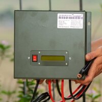 Máy hòa lưới điện tấm pin năng lượng mặt trời Inverter Solar 12V/1.000W Nhật Bản kiêm sạc bình ắc quy (mã TS73)