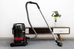 Máy hút bụi Panasonic MC-YL631RN46