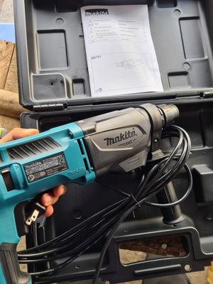 Máy khoan bê tông Makita MT M8701B