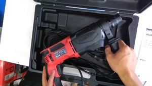 Máy khoan đa năng Maktec MT871