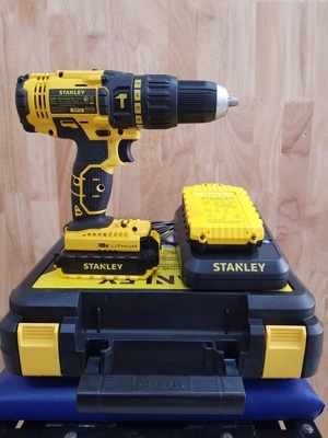 Máy khoan vặn vít động lực dùng pin Stanley SCH20D2K