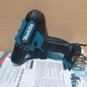 Máy khoan vặn vít dùng pin Makita DF331DZ